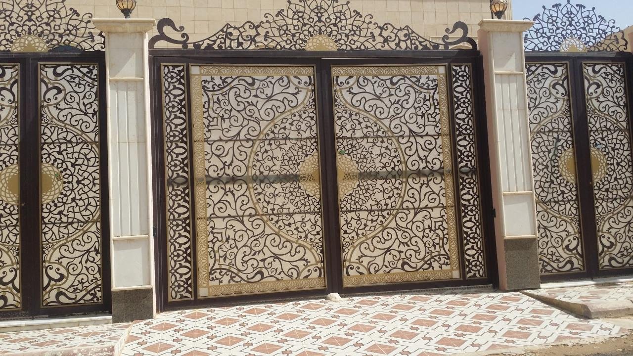 بوابة ليزر بتفاصيل كلاسيكية